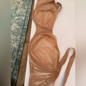 SKIMS Tan Mesh No-Show Bra